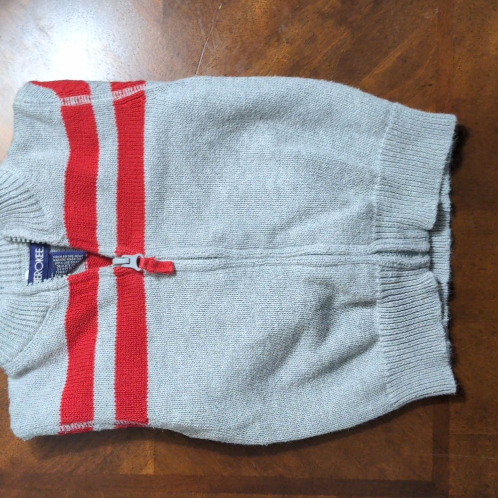 zip up sweatshirt